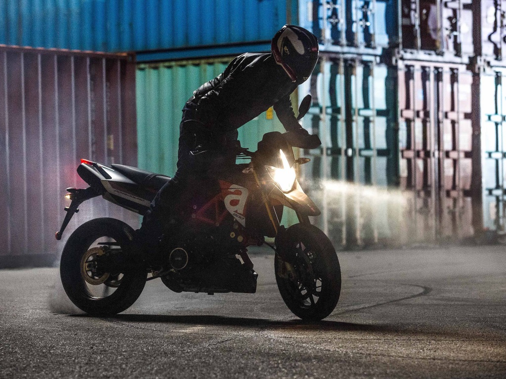 Фото мотоцикла Aprilia Dorsoduro 900